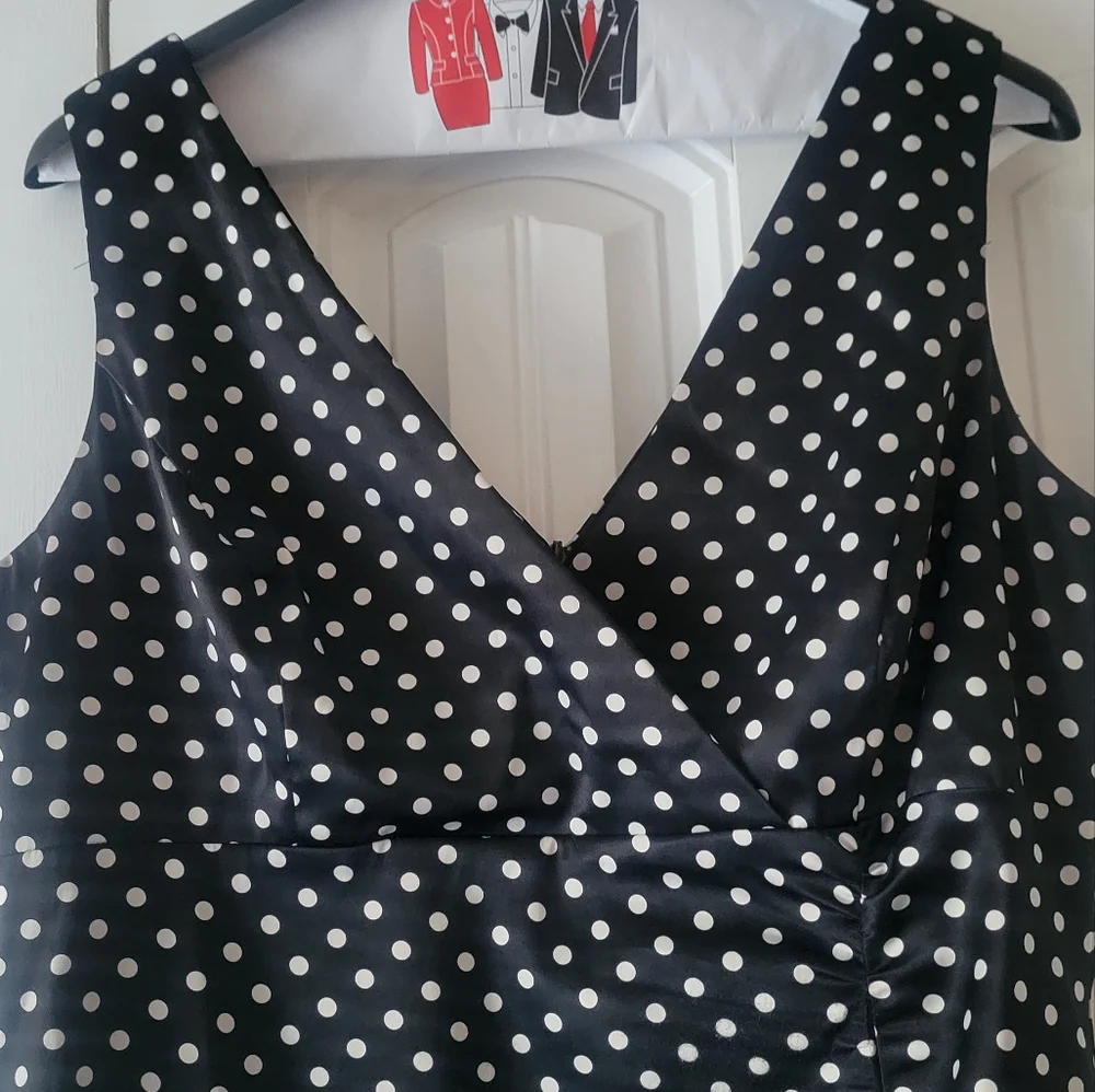 Donna Ricco polka dot Navy dress. Fabulous condition